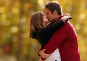 mo thay hon nguoi yeu cu Một số các trường hợp nằm mơ hôn nhau đánh con gì phát lộc